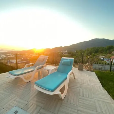 Charming Flat With Nice View And Garden In Daire *